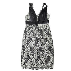 Baracci Haute Couture Mini Black/White Lace Floral Dress Size: 8